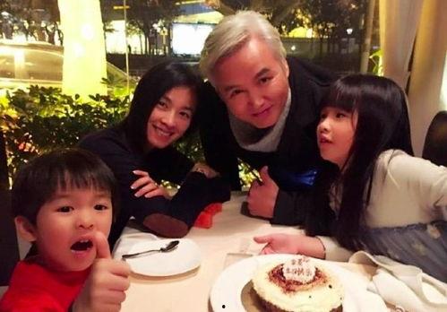 娱乐吃瓜酱生日拍照,欢乐氛围感染众人